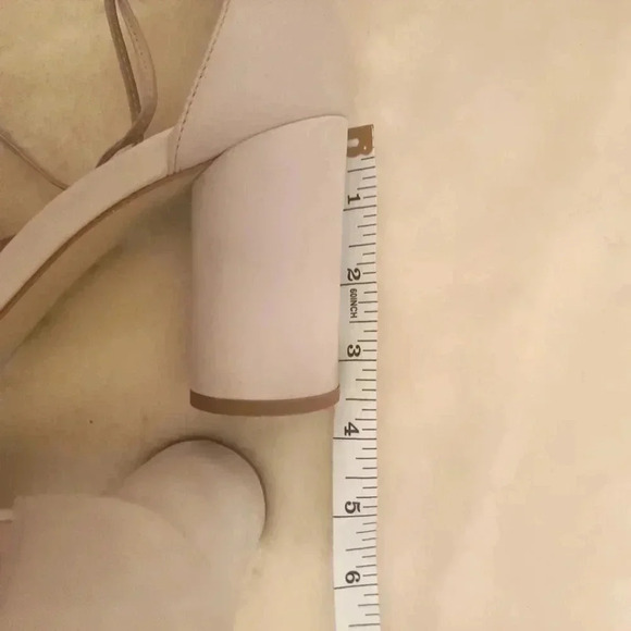 Steve Madden Neutral Heel Sandal - Picture 4 of 7